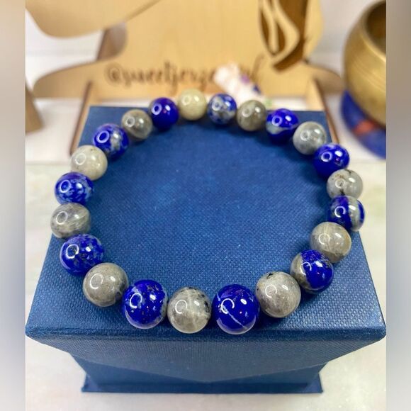 Handmade Lapis Lazuli & Labradorite Unisex Gemstone Bead Bracelet - Picture 6 of 10